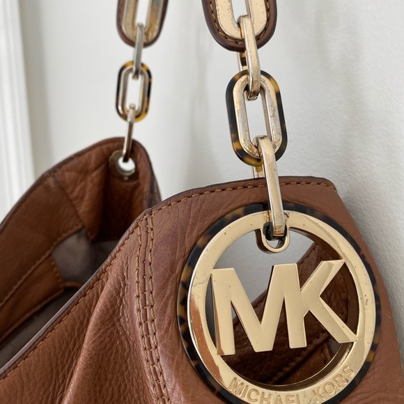 Michael Kors Fulton Acorn Hobo Bag - Picture 4 of 10